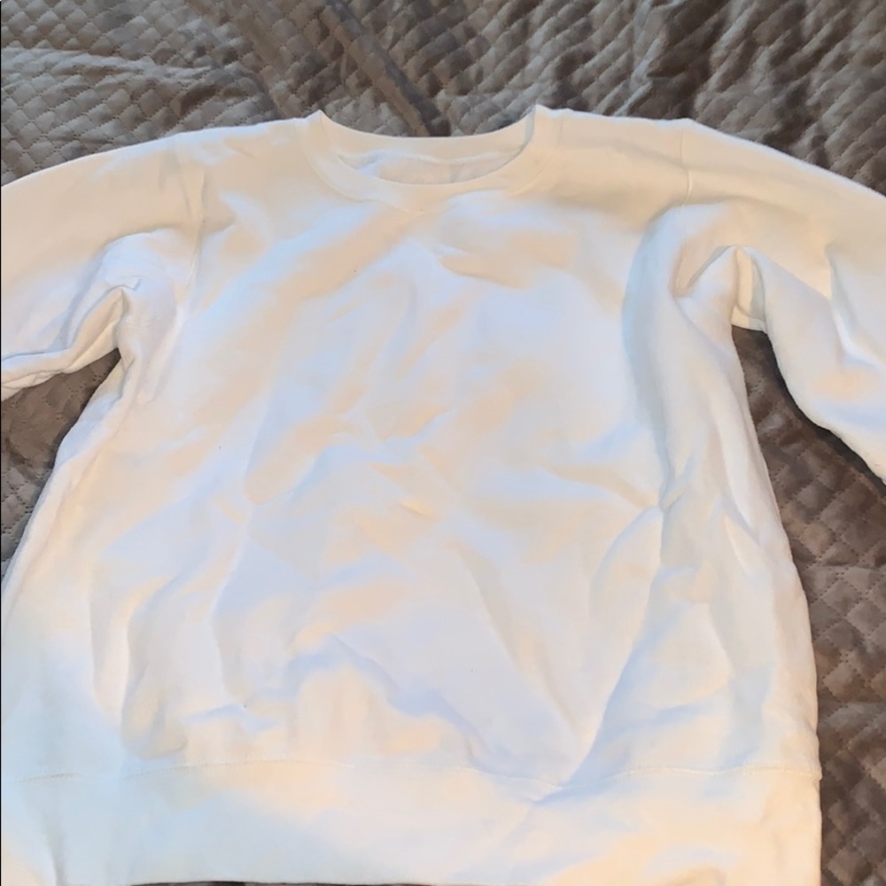 White pullover